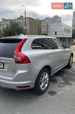 Внедорожник / Кроссовер Volvo XC60 2015 в 