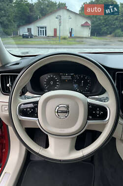 Внедорожник / Кроссовер Volvo XC60 2020 в 