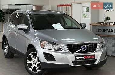 Позашляховик / Кросовер Volvo XC60 2012 в 