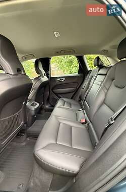 Внедорожник / Кроссовер Volvo XC60 2019 в 
