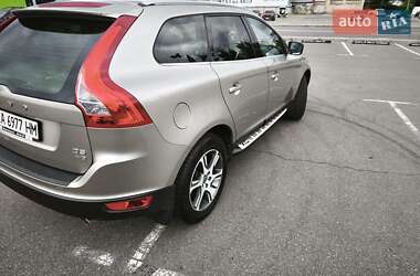 Внедорожник / Кроссовер Volvo XC60 2012 в 