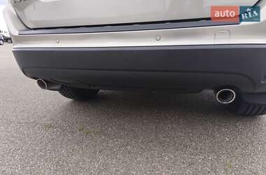 Внедорожник / Кроссовер Volvo XC60 2012 в 