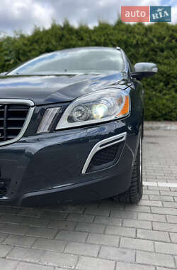 Внедорожник / Кроссовер Volvo XC60 2013 в 