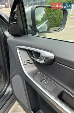 Внедорожник / Кроссовер Volvo XC60 2013 в 