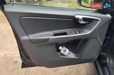 Внедорожник / Кроссовер Volvo XC60 2014 в 