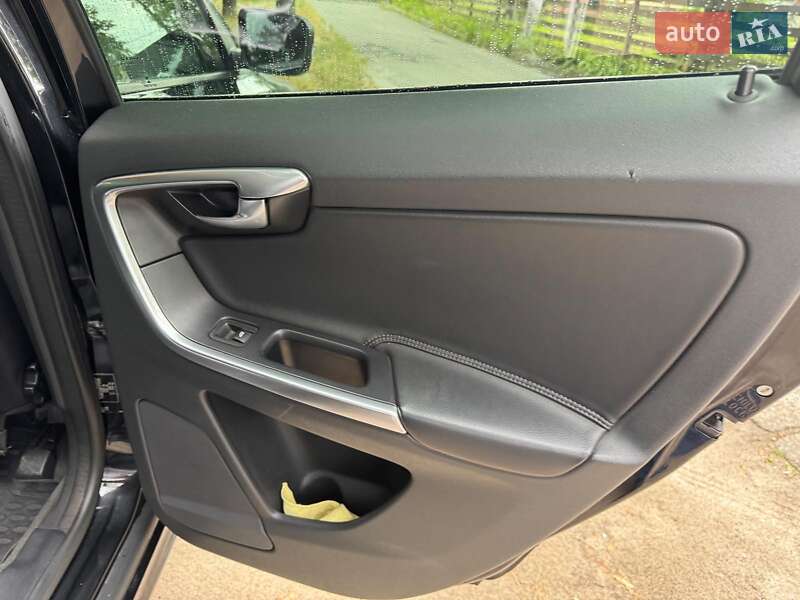 Позашляховик / Кросовер Volvo XC60 2014 в Києві