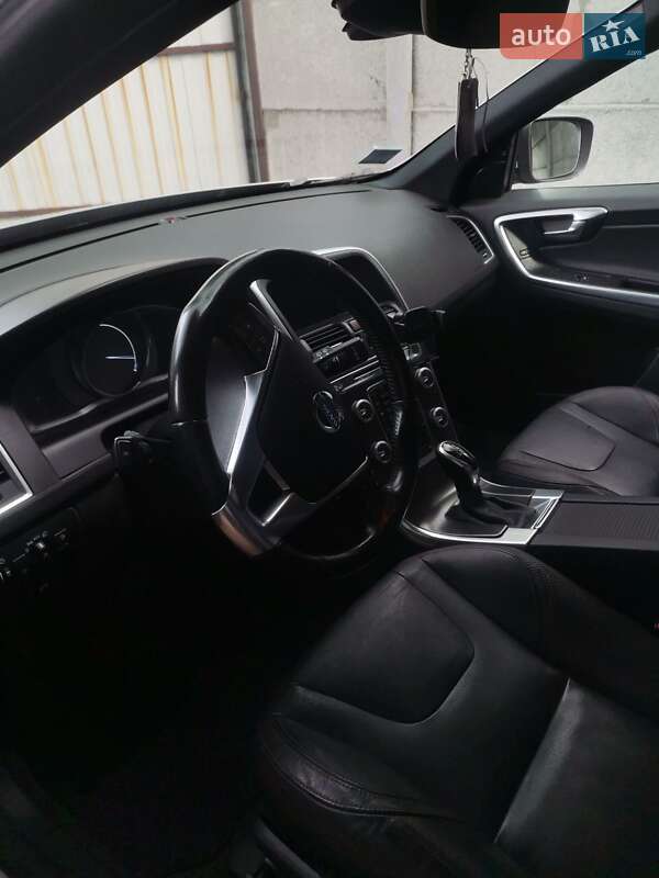 Внедорожник / Кроссовер Volvo XC60 2015 в Киеве