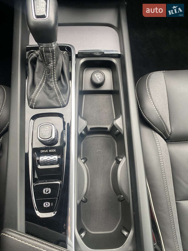 Внедорожник / Кроссовер Volvo XC60 2020 в Луцке