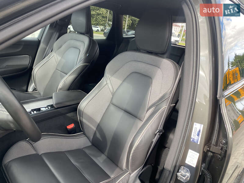 Внедорожник / Кроссовер Volvo XC60 2020 в Луцке