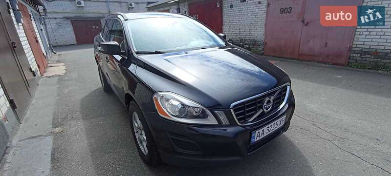 Позашляховик / Кросовер Volvo XC60 2010 в 
