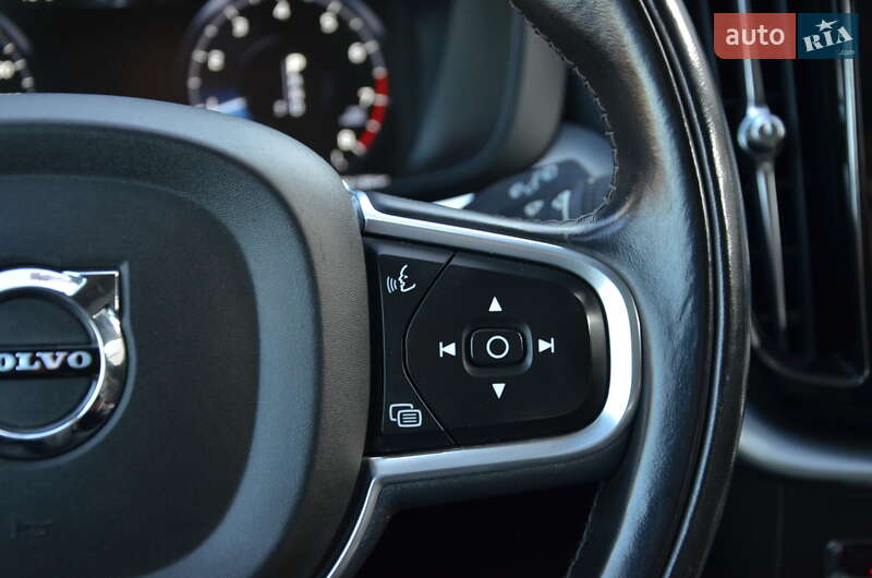 Внедорожник / Кроссовер Volvo XC60 2018 в Киеве фото 43 Внедорожник / Кроссовер Volvo XC60 2018 в Киеве