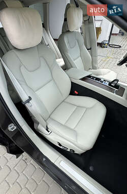 Внедорожник / Кроссовер Volvo XC60 2021 в 