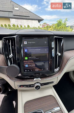 Внедорожник / Кроссовер Volvo XC60 2021 в 