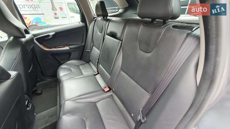 Внедорожник / Кроссовер Volvo XC60 2016 в Киеве фото 16 Внедорожник / Кроссовер Volvo XC60 2016 в Киеве