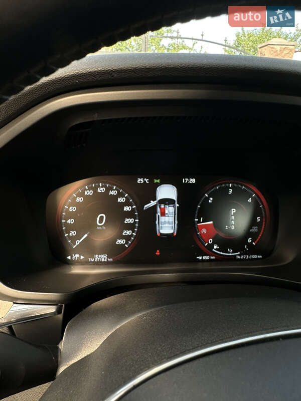 Позашляховик / Кросовер Volvo XC60 2017 в Києві