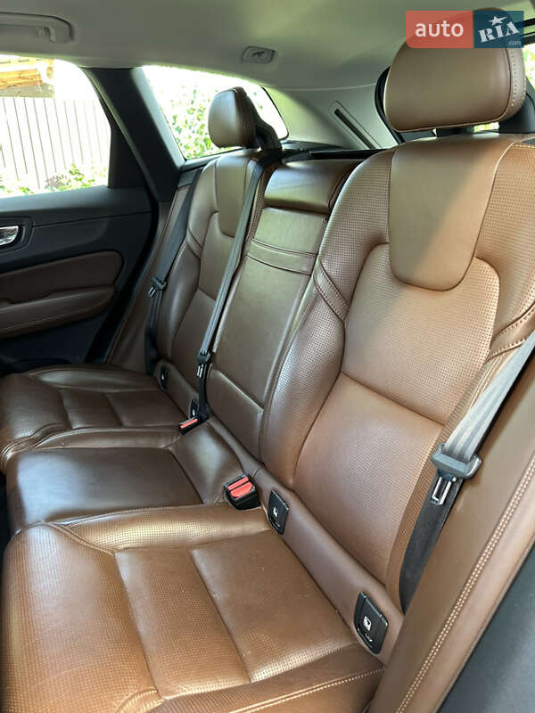 Позашляховик / Кросовер Volvo XC60 2017 в Києві