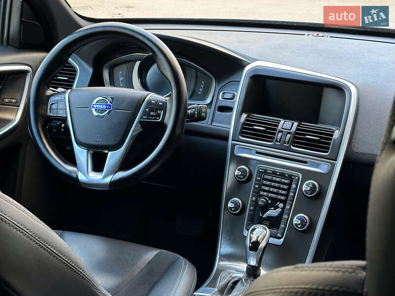 Внедорожник / Кроссовер Volvo XC60 2014 в Тернополе