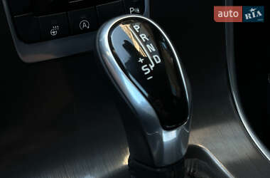 Внедорожник / Кроссовер Volvo XC60 2014 в 