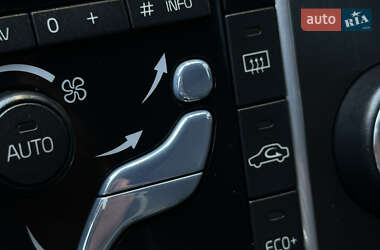 Внедорожник / Кроссовер Volvo XC60 2014 в 