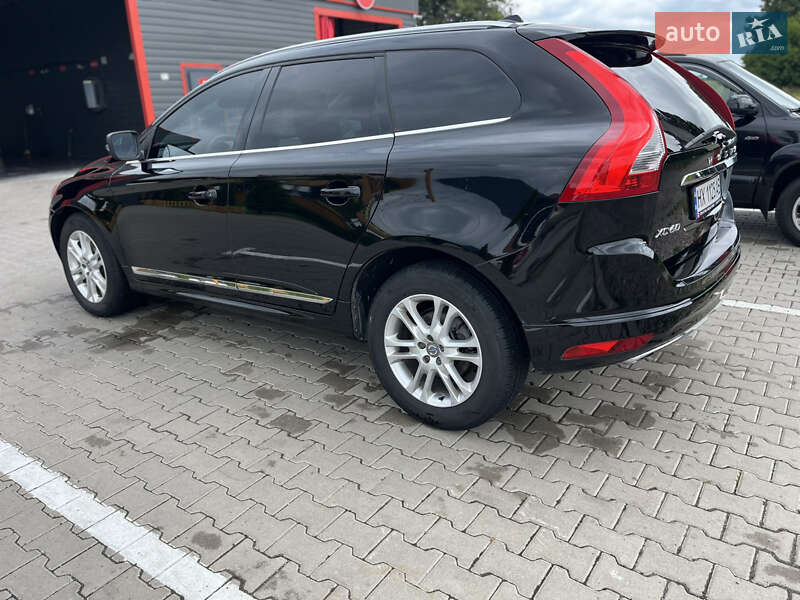 Внедорожник / Кроссовер Volvo XC60 2015 в Киеве