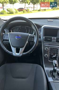 Внедорожник / Кроссовер Volvo XC60 2015 в 