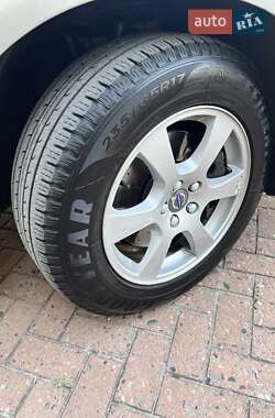 Внедорожник / Кроссовер Volvo XC60 2015 в 
