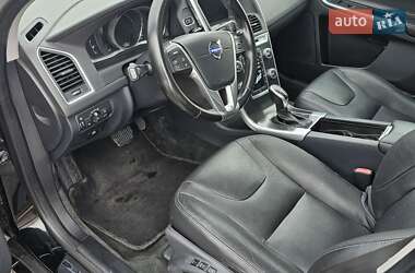 Внедорожник / Кроссовер Volvo XC60 2016 в 