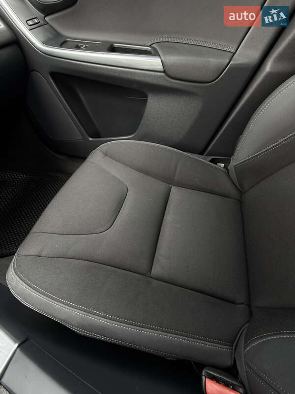 Внедорожник / Кроссовер Volvo XC60 2014 в Ровно