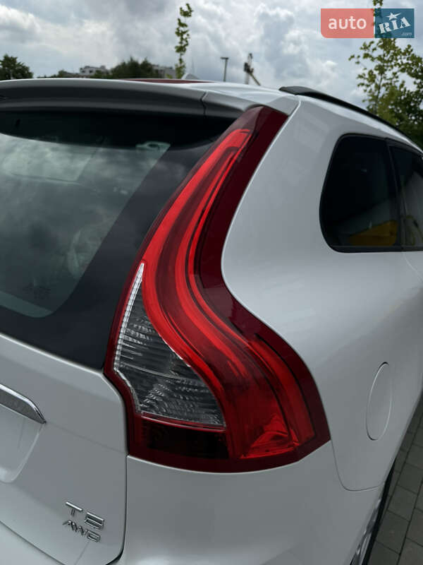 Внедорожник / Кроссовер Volvo XC60 2014 в Ровно