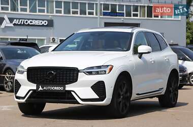 Внедорожник / Кроссовер Volvo XC60 2020 в 