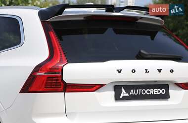 Внедорожник / Кроссовер Volvo XC60 2020 в 