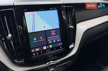 Внедорожник / Кроссовер Volvo XC60 2021 в 