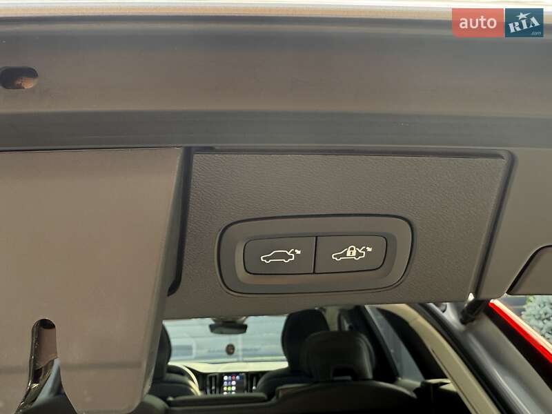 Внедорожник / Кроссовер Volvo XC60 2023 в Самборе