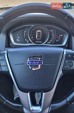 Позашляховик / Кросовер Volvo XC60 2017 в 