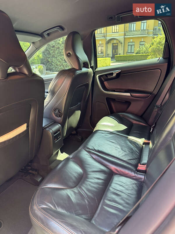 Внедорожник / Кроссовер Volvo XC60 2013 в Киеве