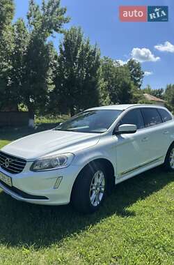 Внедорожник / Кроссовер Volvo XC60 2015 в 