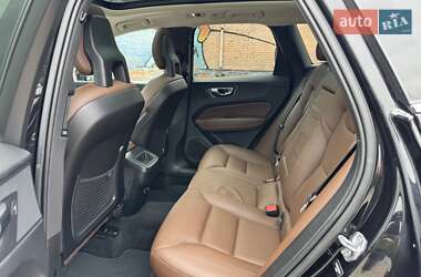 Внедорожник / Кроссовер Volvo XC60 2018 в 