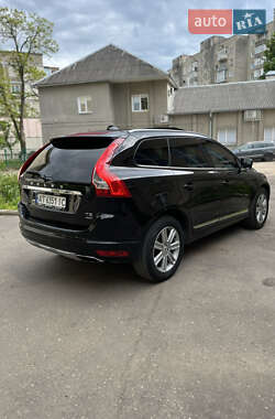 Внедорожник / Кроссовер Volvo XC60 2017 в 