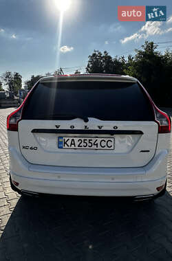 Внедорожник / Кроссовер Volvo XC60 2015 в 