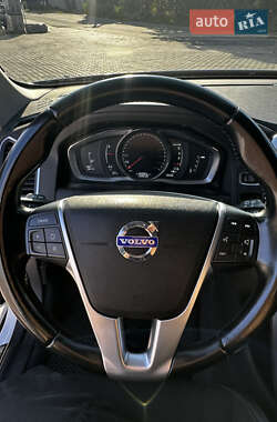 Внедорожник / Кроссовер Volvo XC60 2015 в 