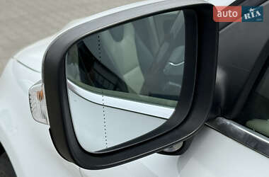 Внедорожник / Кроссовер Volvo XC60 2012 в 