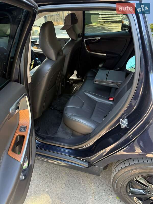 Внедорожник / Кроссовер Volvo XC60 2017 в Одессе фото 16 Внедорожник / Кроссовер Volvo XC60 2017 в Одессе