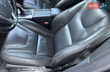 Внедорожник / Кроссовер Volvo XC60 2013 в 