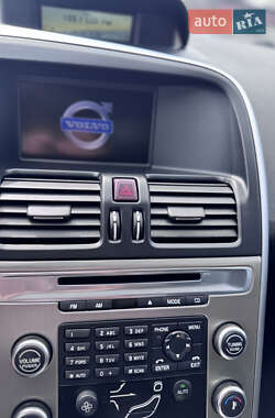 Внедорожник / Кроссовер Volvo XC60 2010 в 