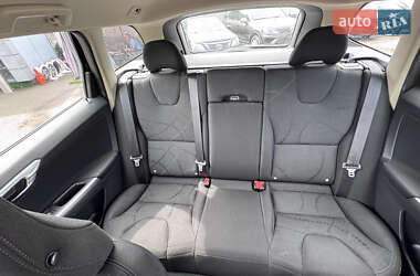 Внедорожник / Кроссовер Volvo XC60 2010 в 