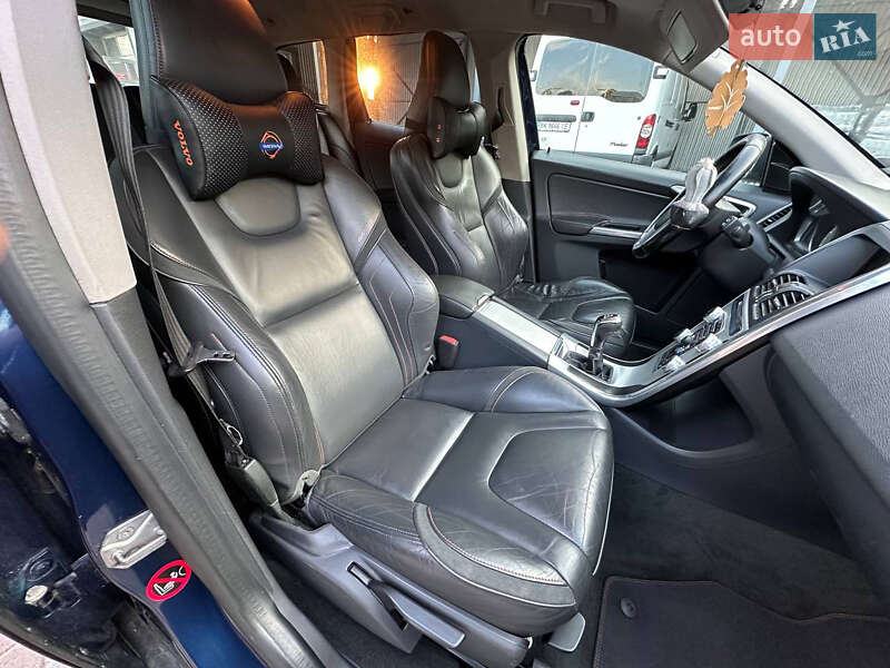Внедорожник / Кроссовер Volvo XC60 2014 в Сарнах