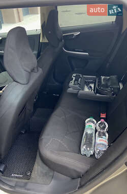 Внедорожник / Кроссовер Volvo XC60 2010 в 
