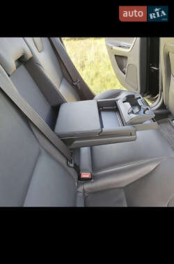 Внедорожник / Кроссовер Volvo XC60 2015 в 