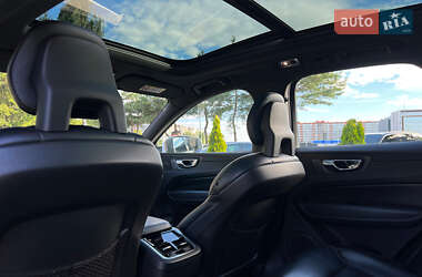 Внедорожник / Кроссовер Volvo XC60 2018 в 