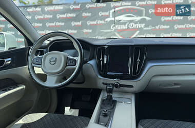 Внедорожник / Кроссовер Volvo XC60 2017 в 